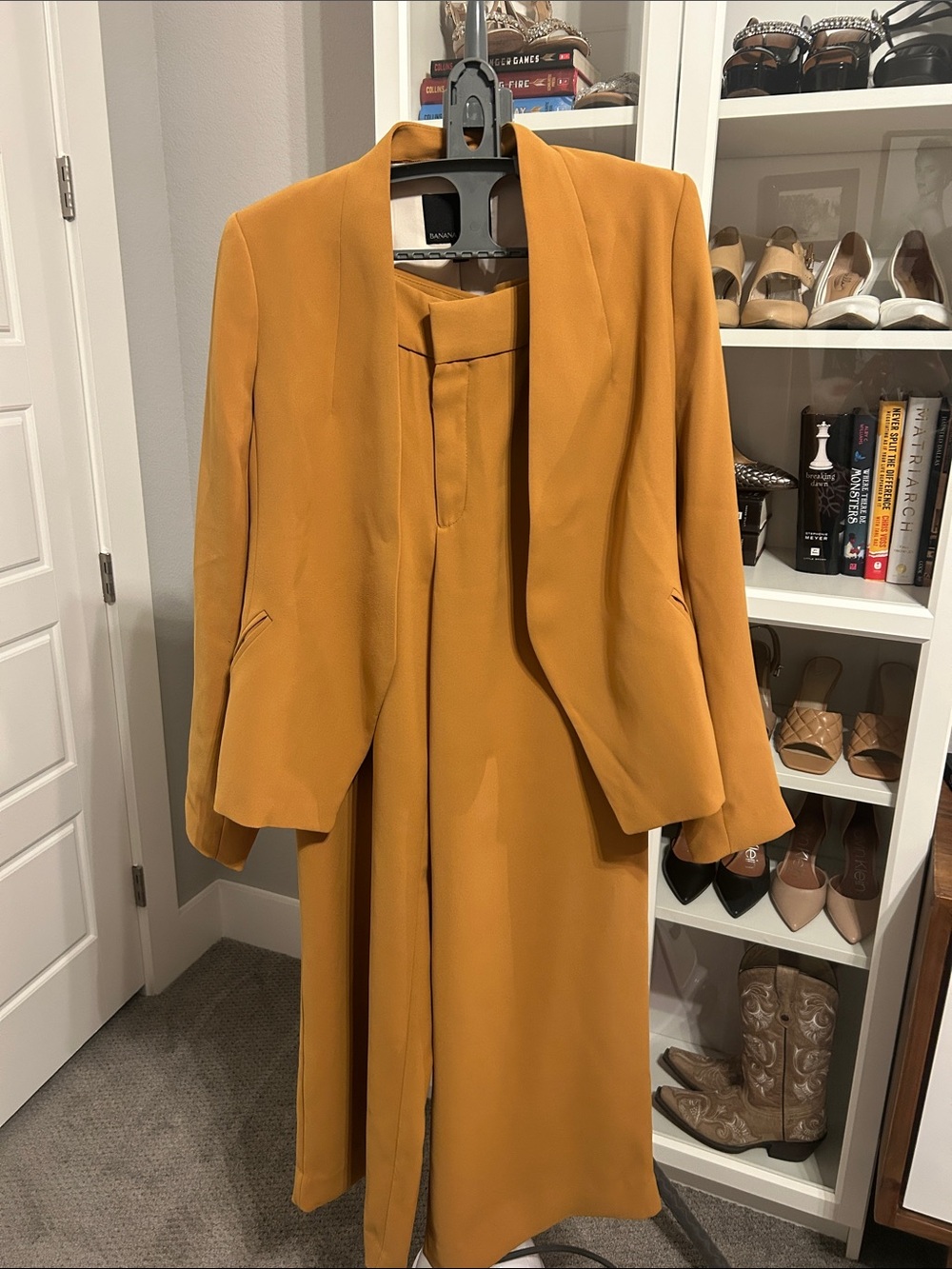 Banana Republic Wide Leg Pantsuit set in Warm Mustard Yellow Like New